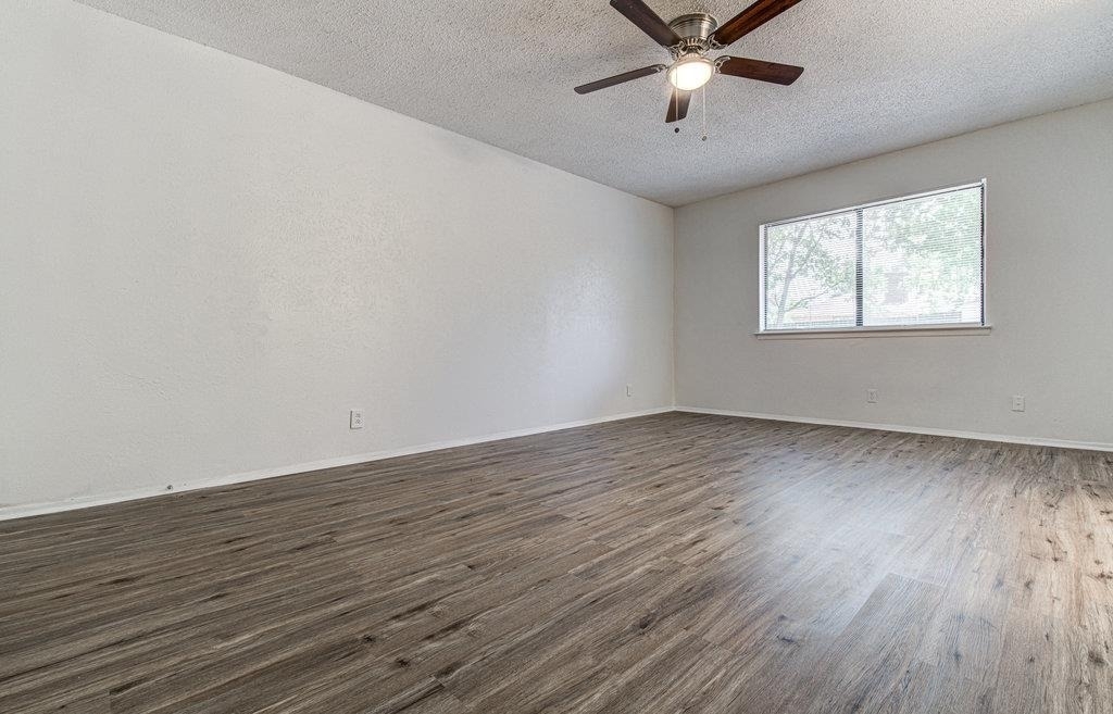 10105 Woodland Village Dr - Photo 5