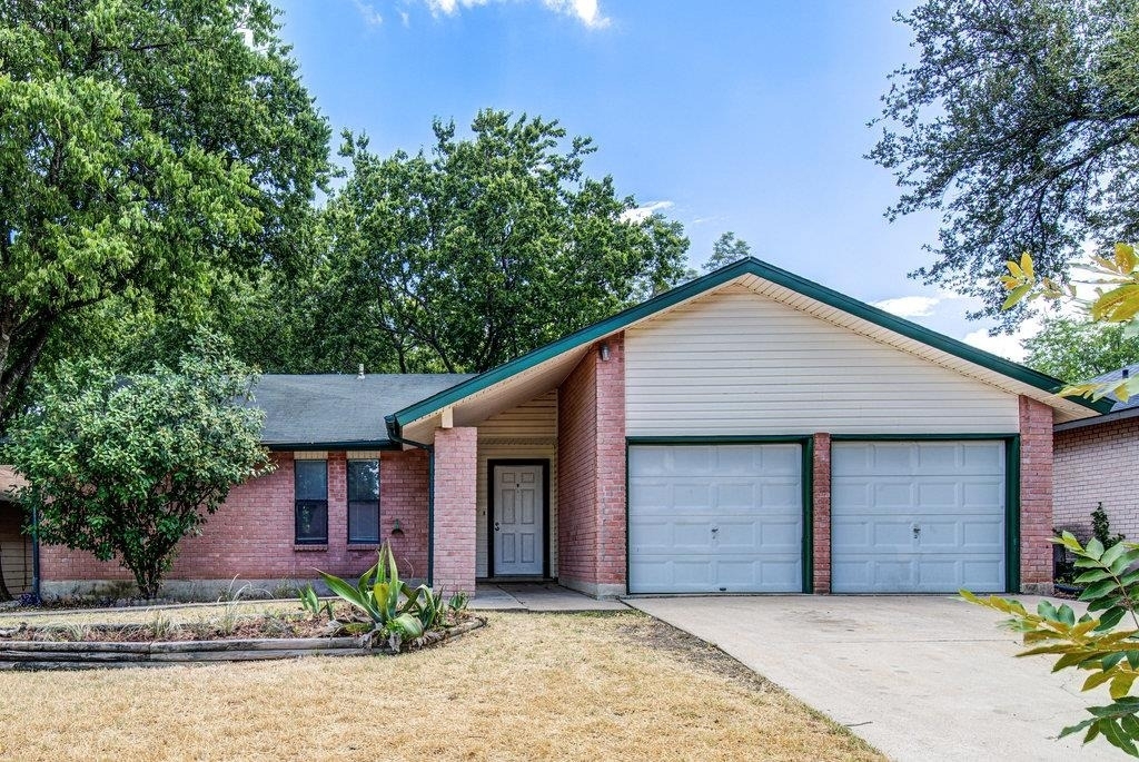 10105 Woodland Village Dr - Photo 0