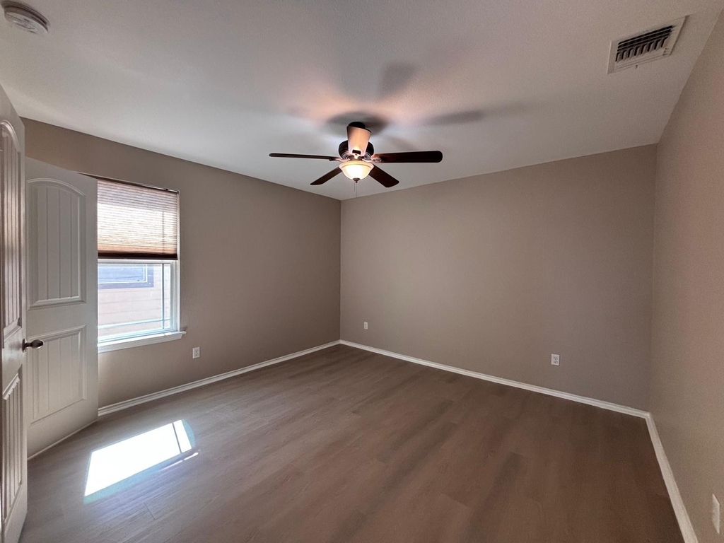 1405 Berlin Ln - Photo 19