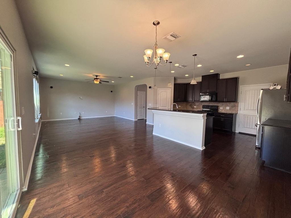 1405 Berlin Ln - Photo 8