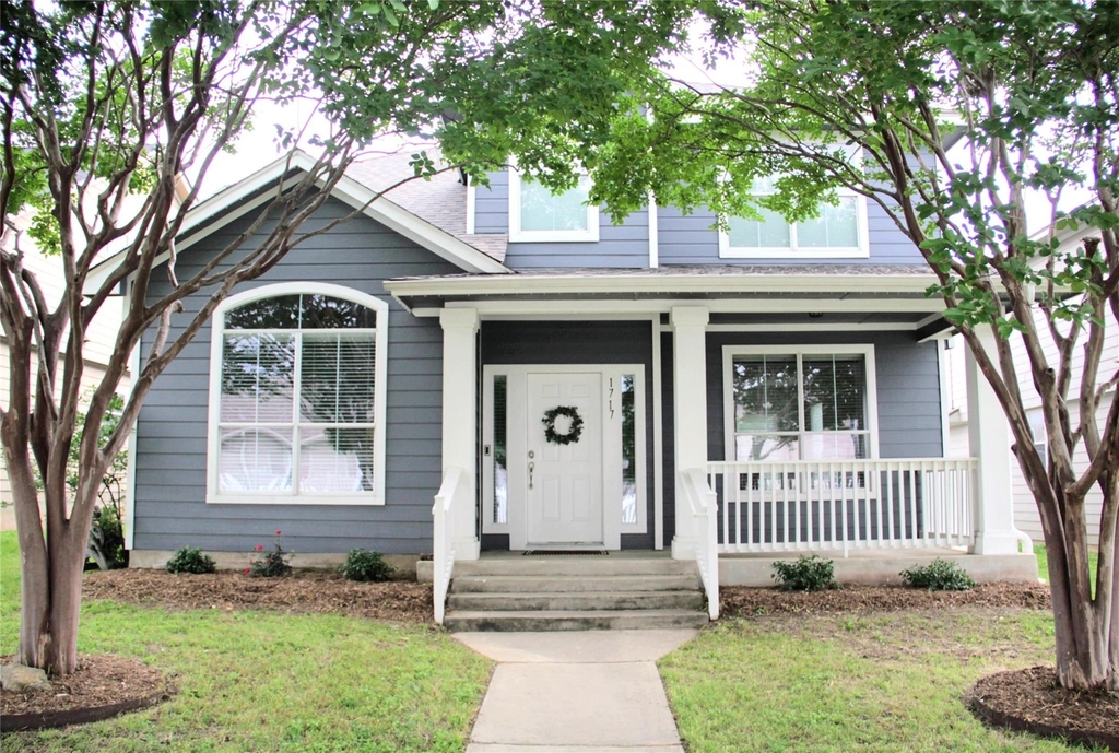 1717 Thompson Trl - Photo 0