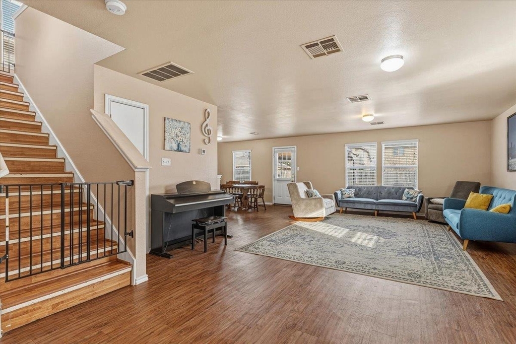 12705 Saint Mary Dr - Photo 4