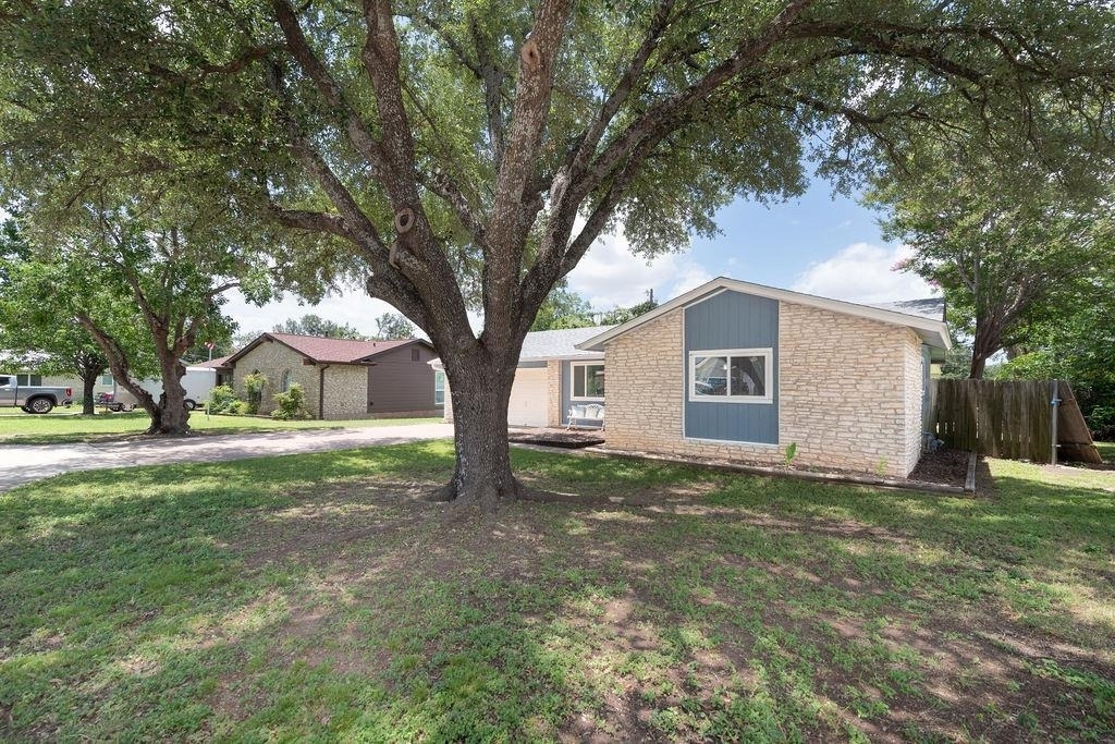 1515 Glenmeadows Dr - Photo 1