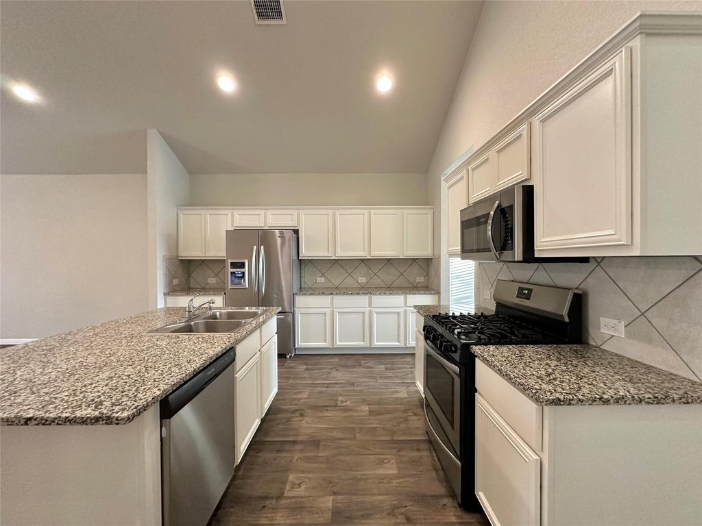 10701 Seguin Rd - Photo 5