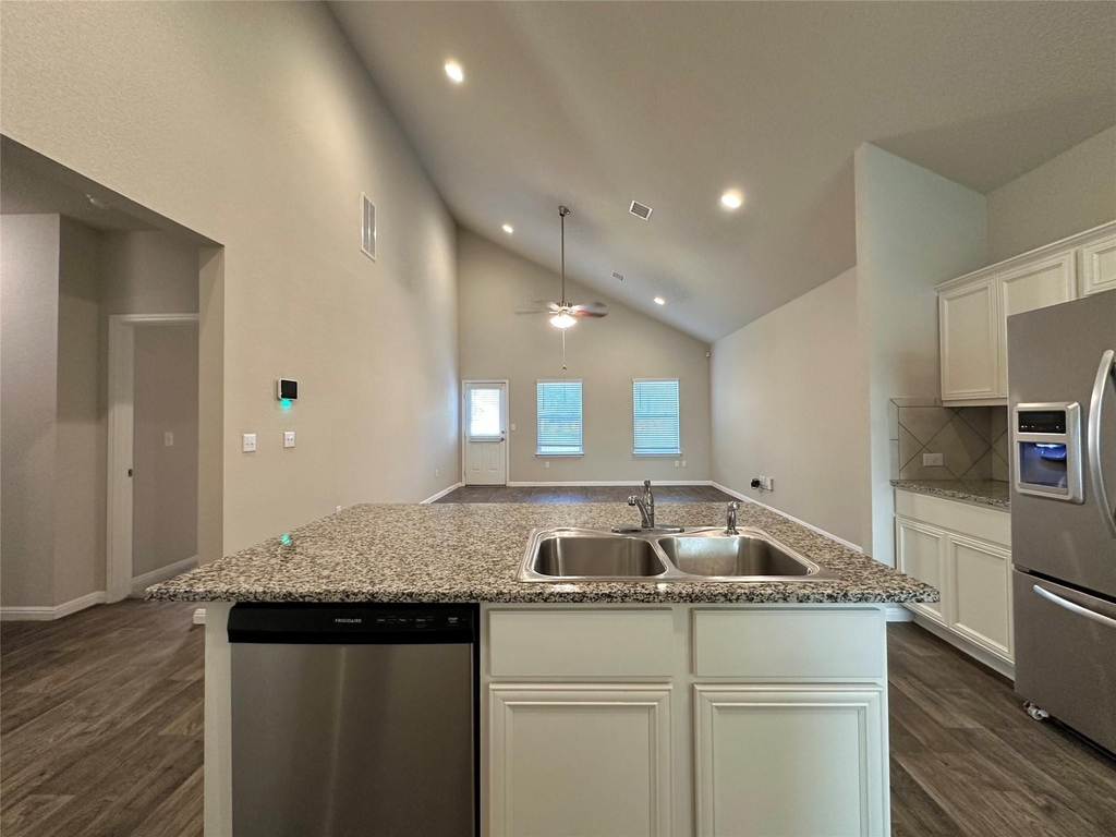 10701 Seguin Rd - Photo 6