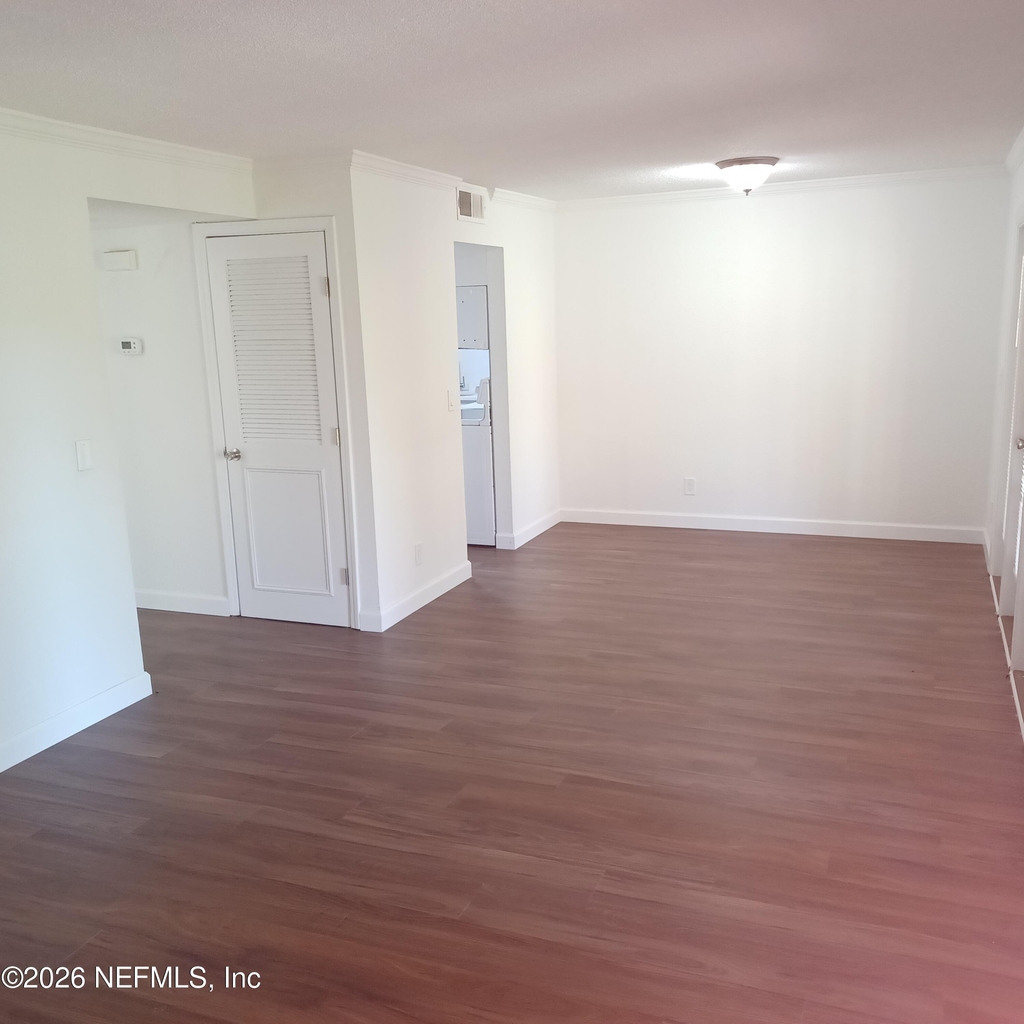 3918 La Mirada Drive N - Photo 4