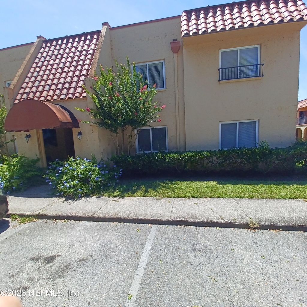 3918 La Mirada Drive N - Photo 1