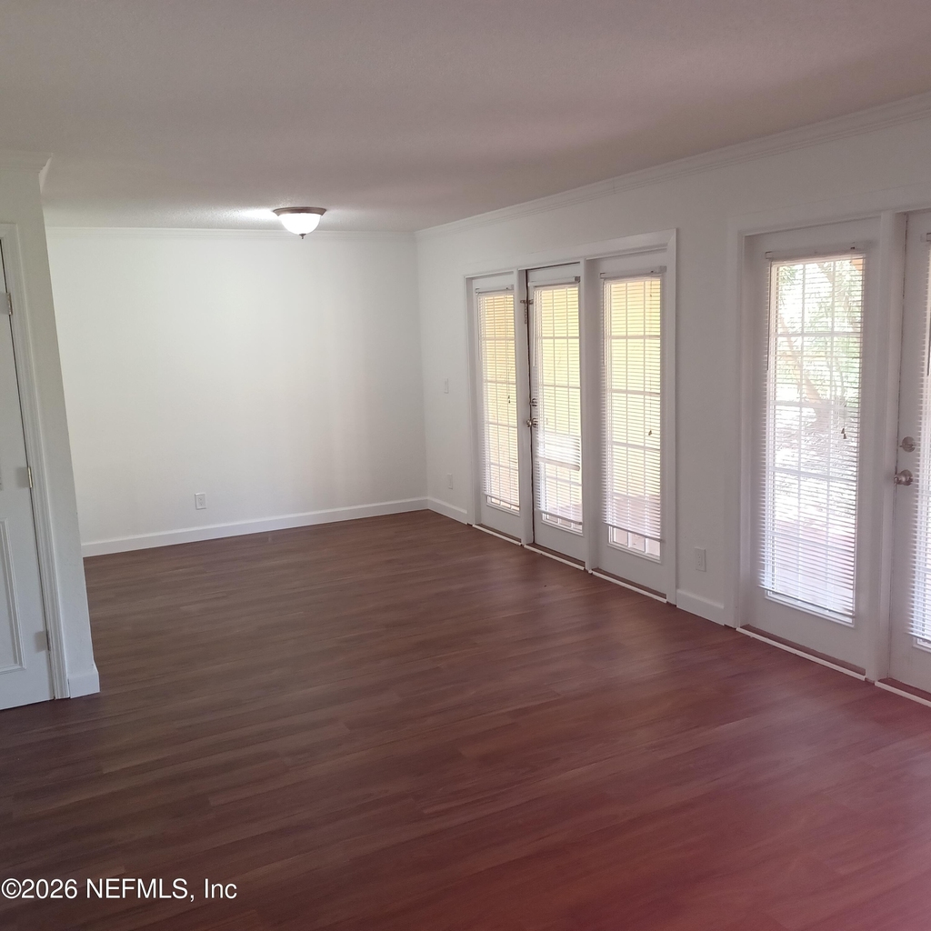 3918 La Mirada Drive N - Photo 3