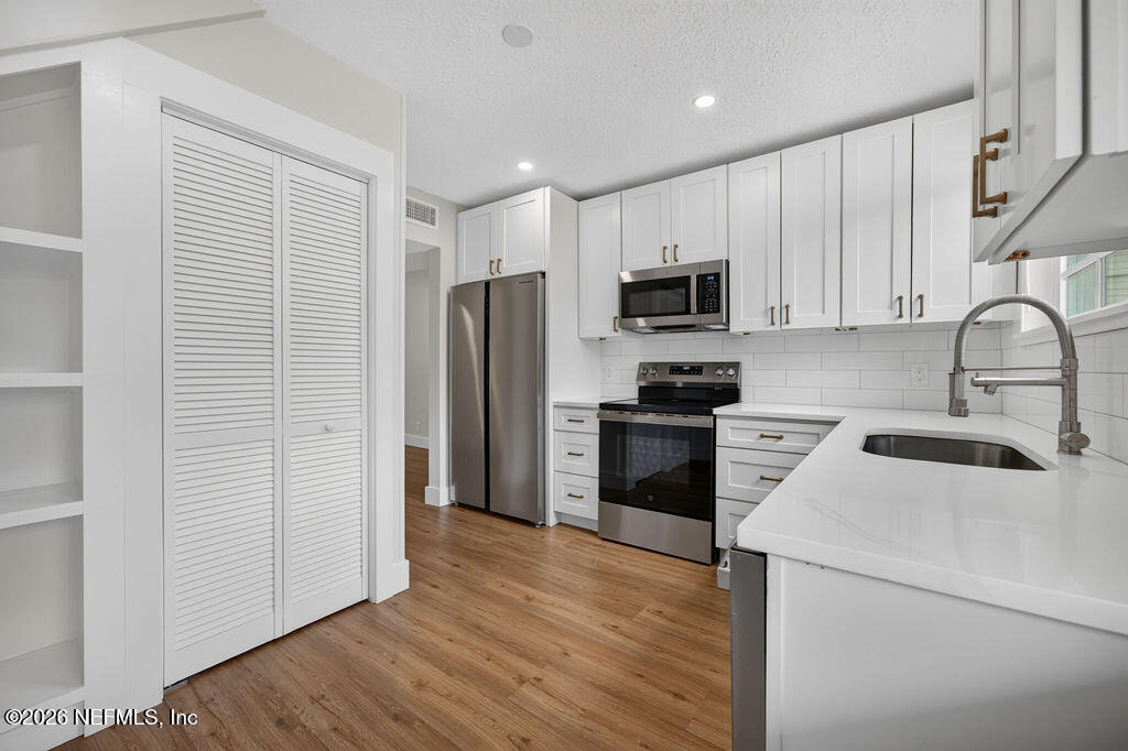 2247 Riverside Avenue - Photo 7
