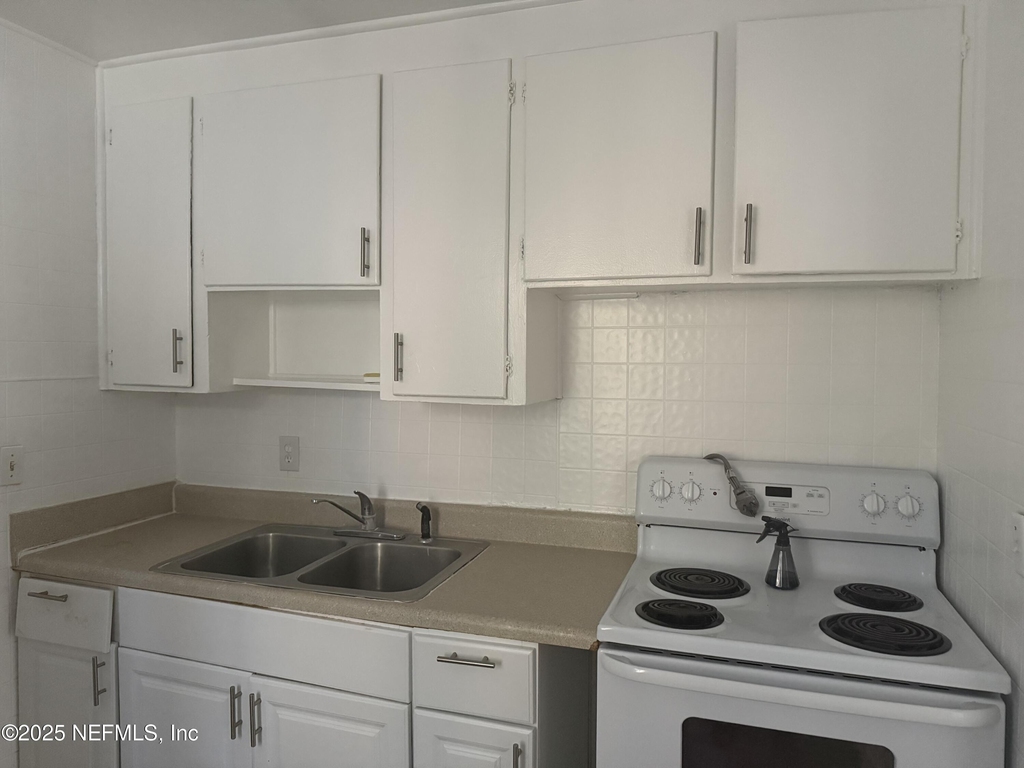 903 Melson Avenue - Photo 5
