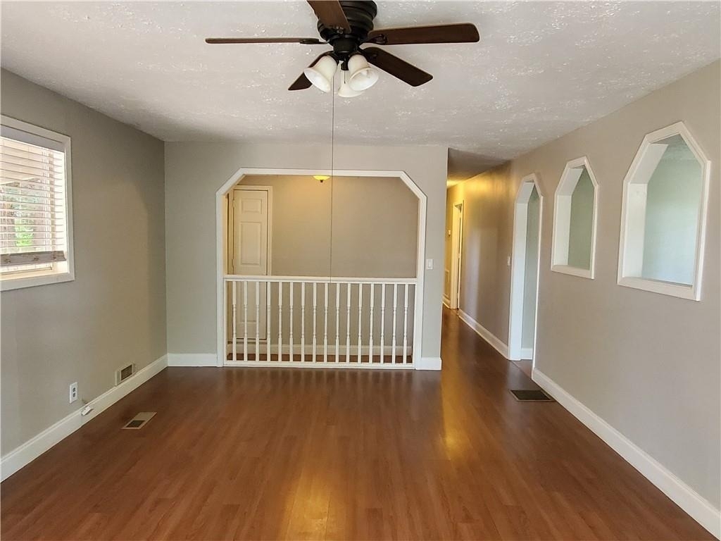 931 Auburn Road - Photo 5