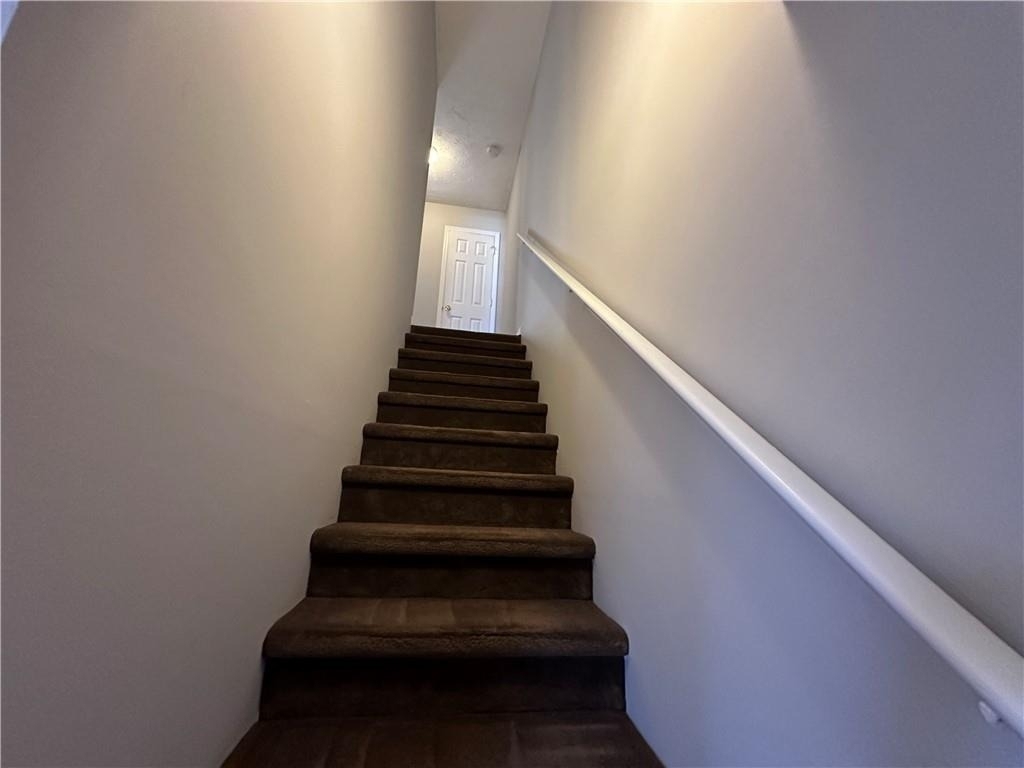 502 Oakwood Court - Photo 12