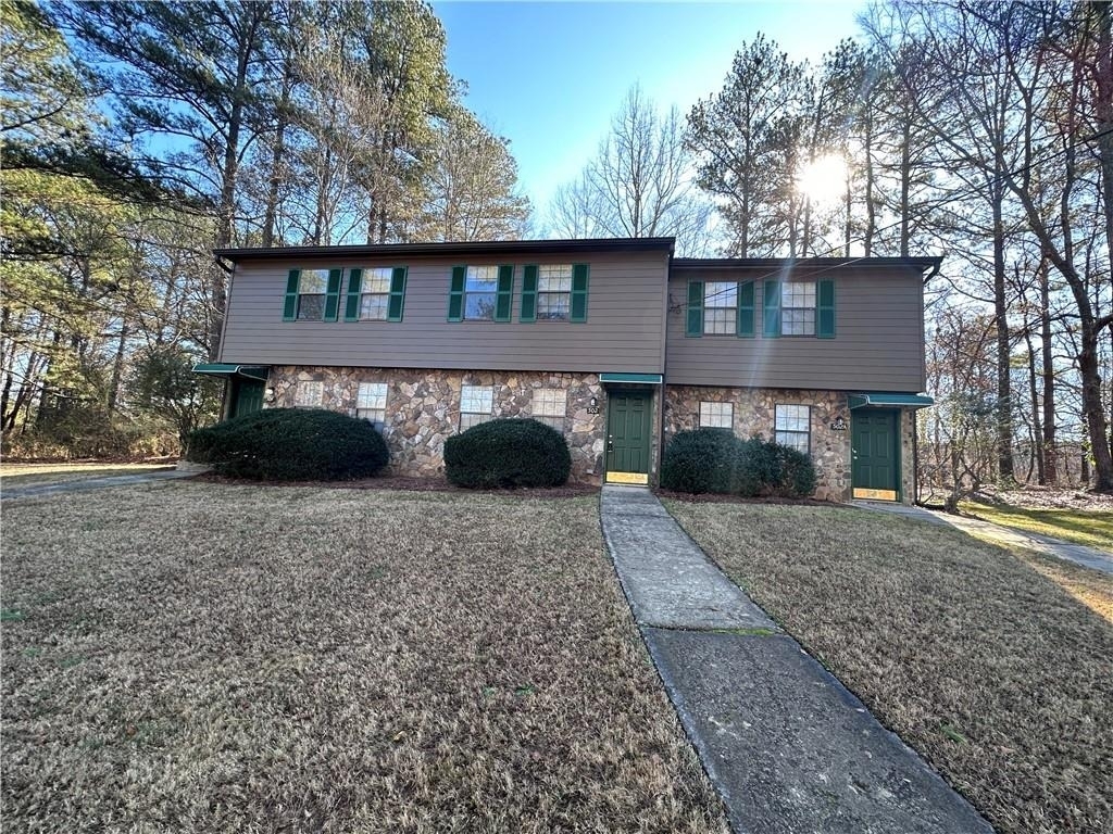 502 Oakwood Court - Photo 0
