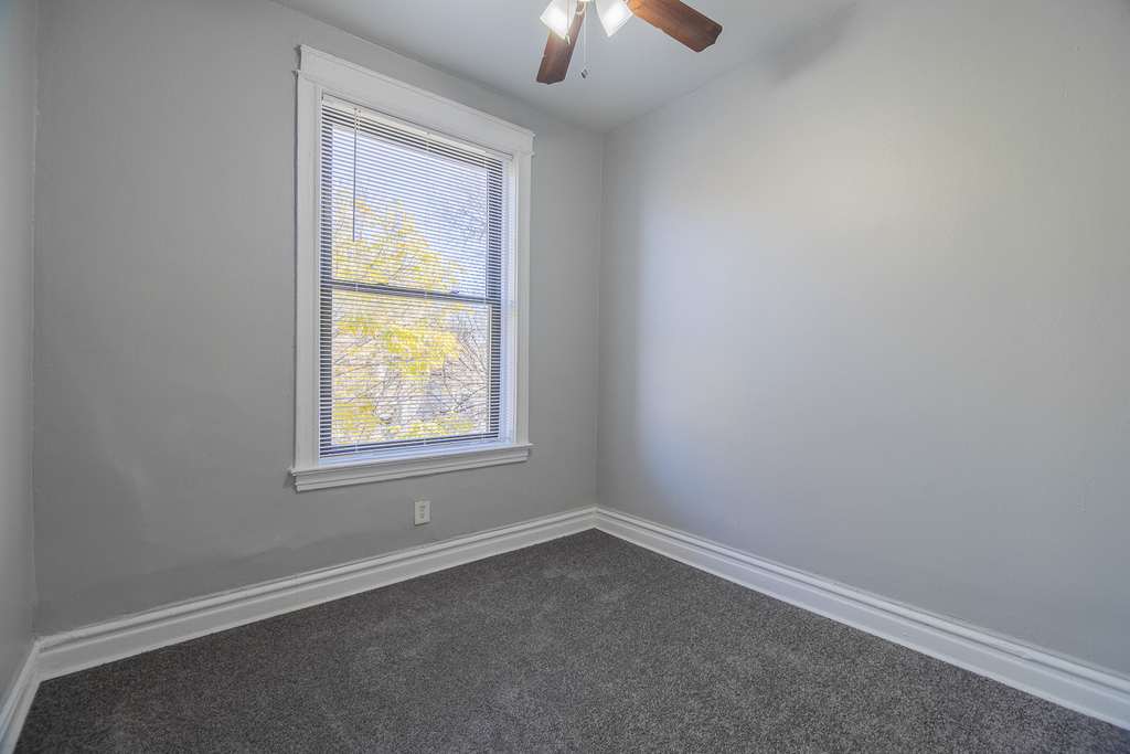 5610 S Michigan Street - Photo 6