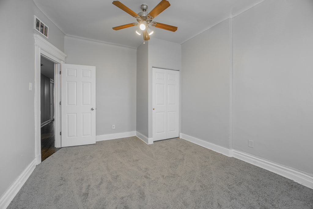 5610 S Michigan Street - Photo 11