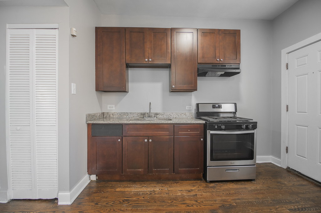 5610 S Michigan Street - Photo 4