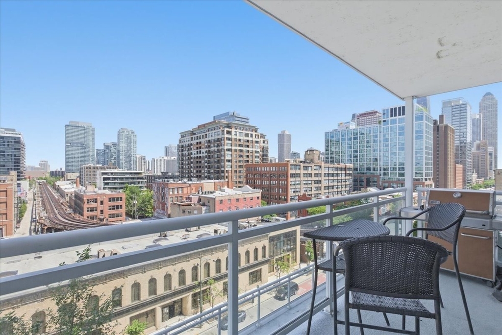 757 N Orleans Street - Photo 9