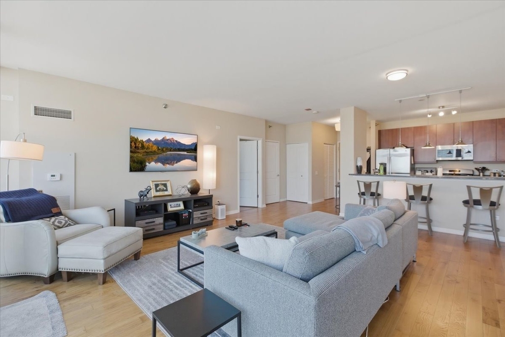 757 N Orleans Street - Photo 2