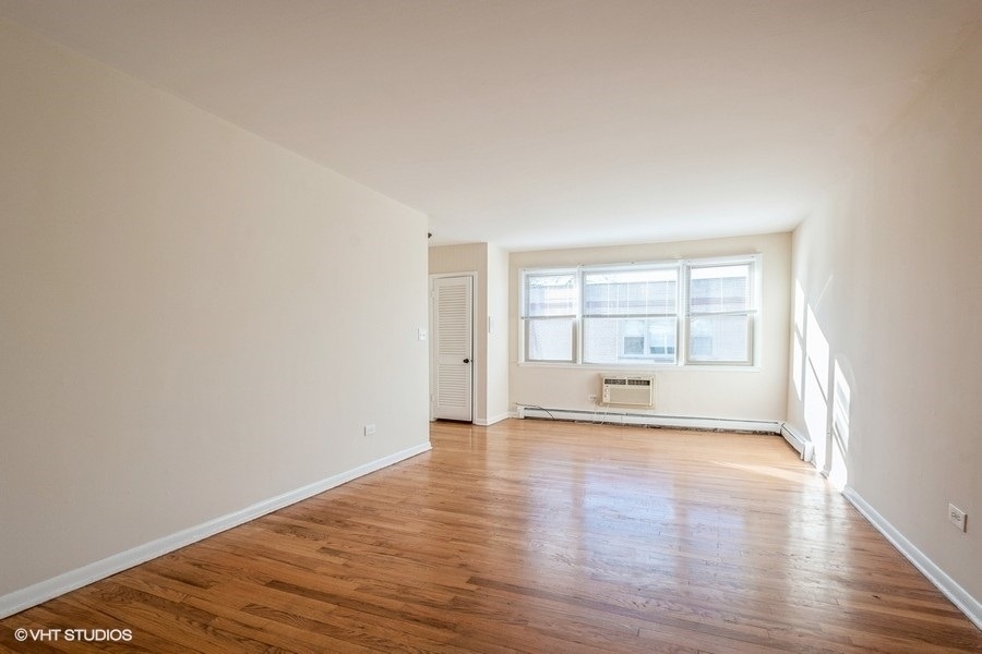 2001 W Touhy Avenue - Photo 2