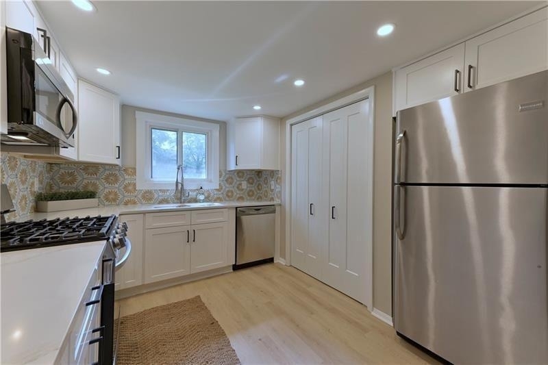 2179 Surrey Court Se - Photo 6