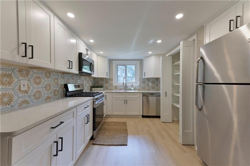 2179 Surrey Court Se - Photo 4