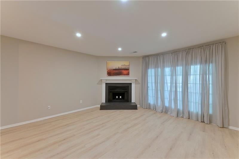2179 Surrey Court Se - Photo 12