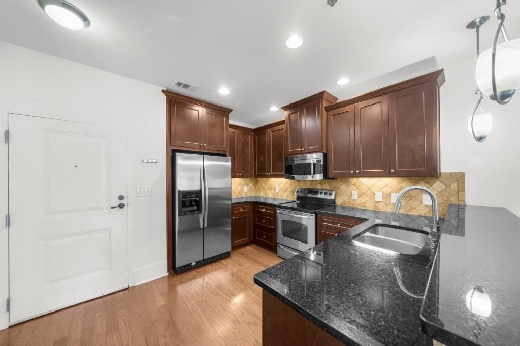 2360 Logan Circle Ne - Photo 9