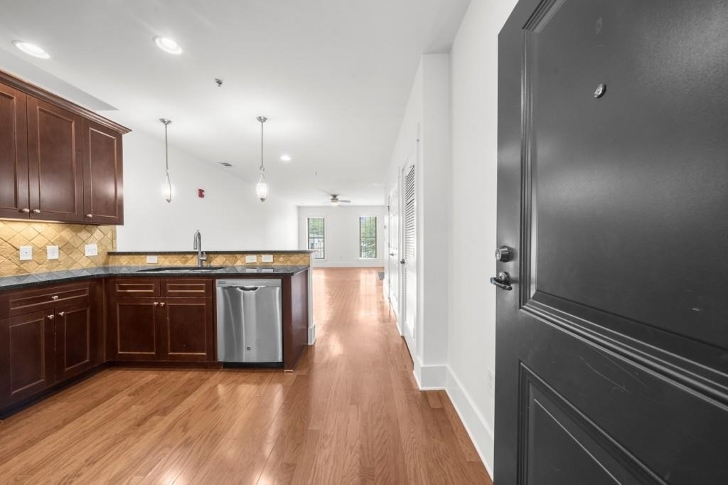 2360 Logan Circle Ne - Photo 5