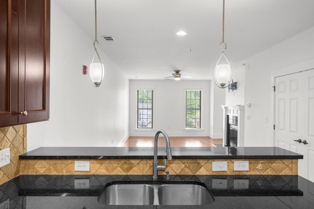 2360 Logan Circle Ne - Photo 11
