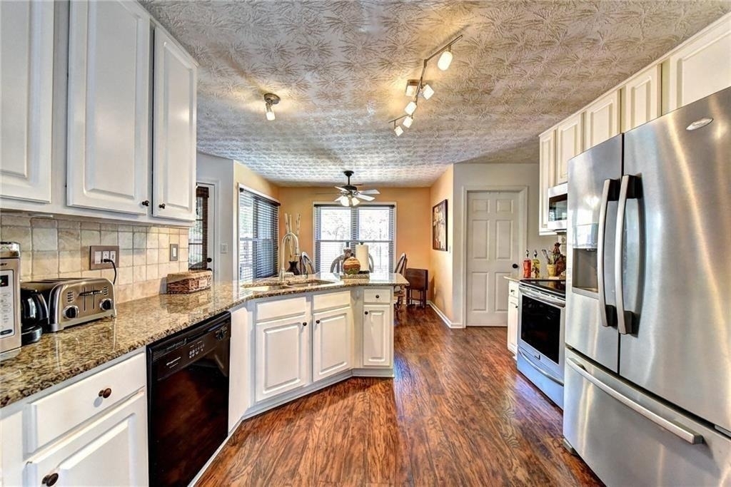 3940 Piper Glen Drive - Photo 15