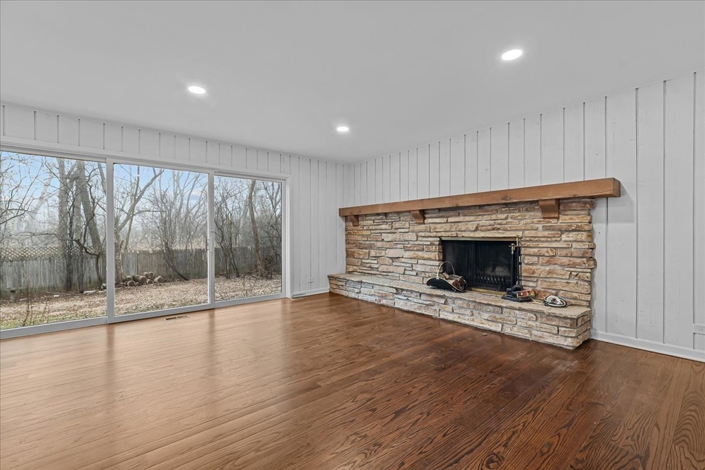 1305 Warwick Court - Photo 6