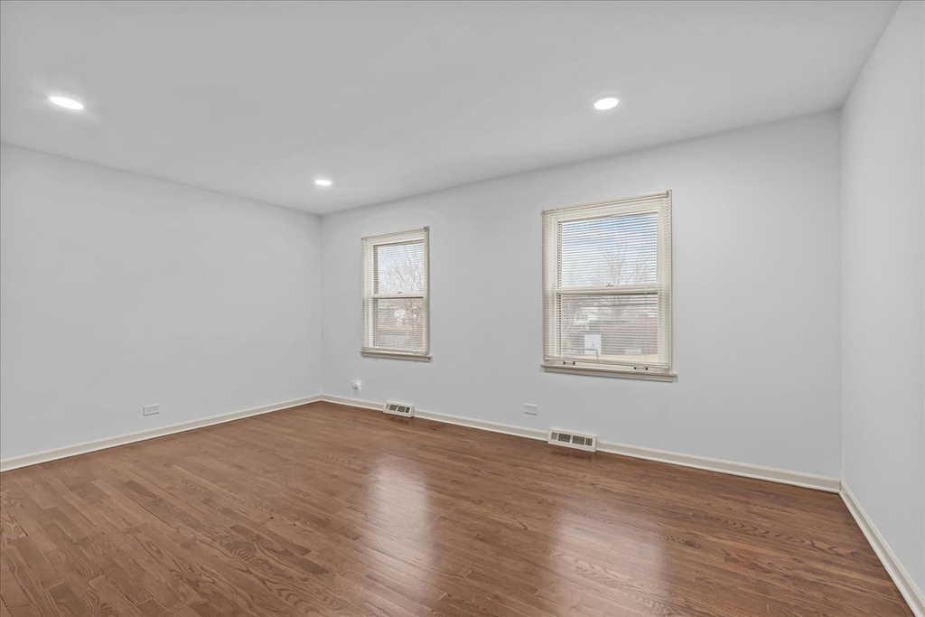 1305 Warwick Court - Photo 17