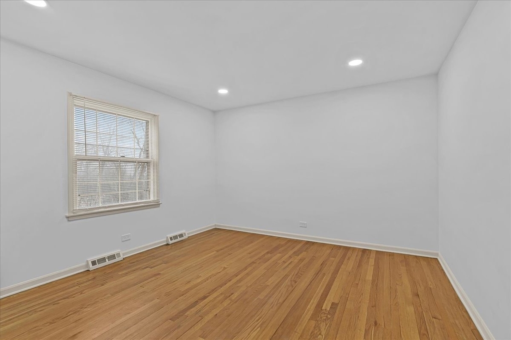 1305 Warwick Court - Photo 16