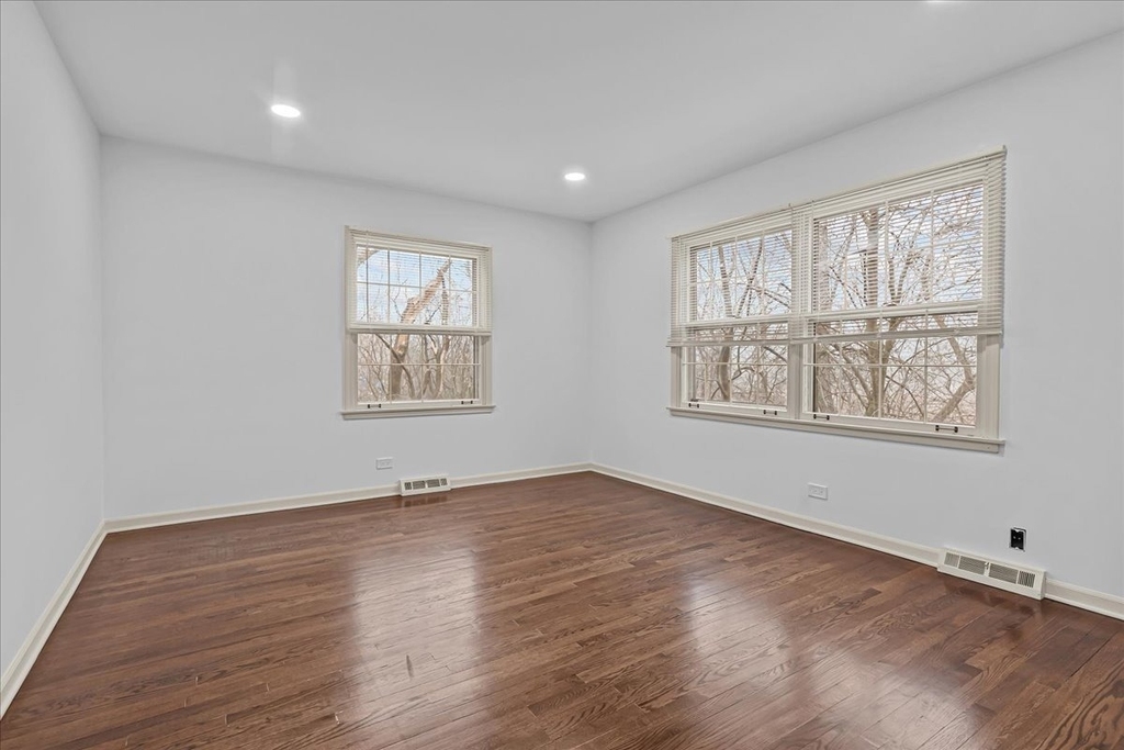 1305 Warwick Court - Photo 12