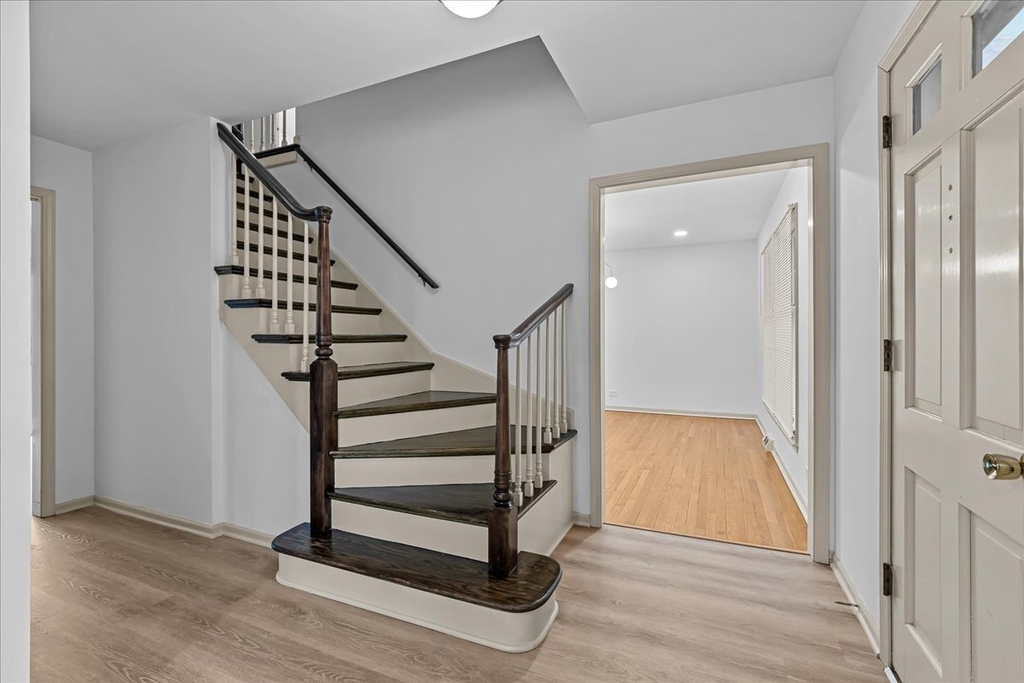1305 Warwick Court - Photo 10