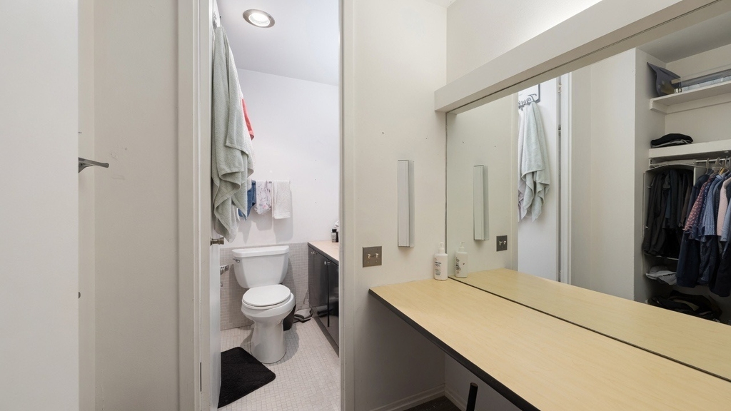 2400 N Lakeview Avenue - Photo 17