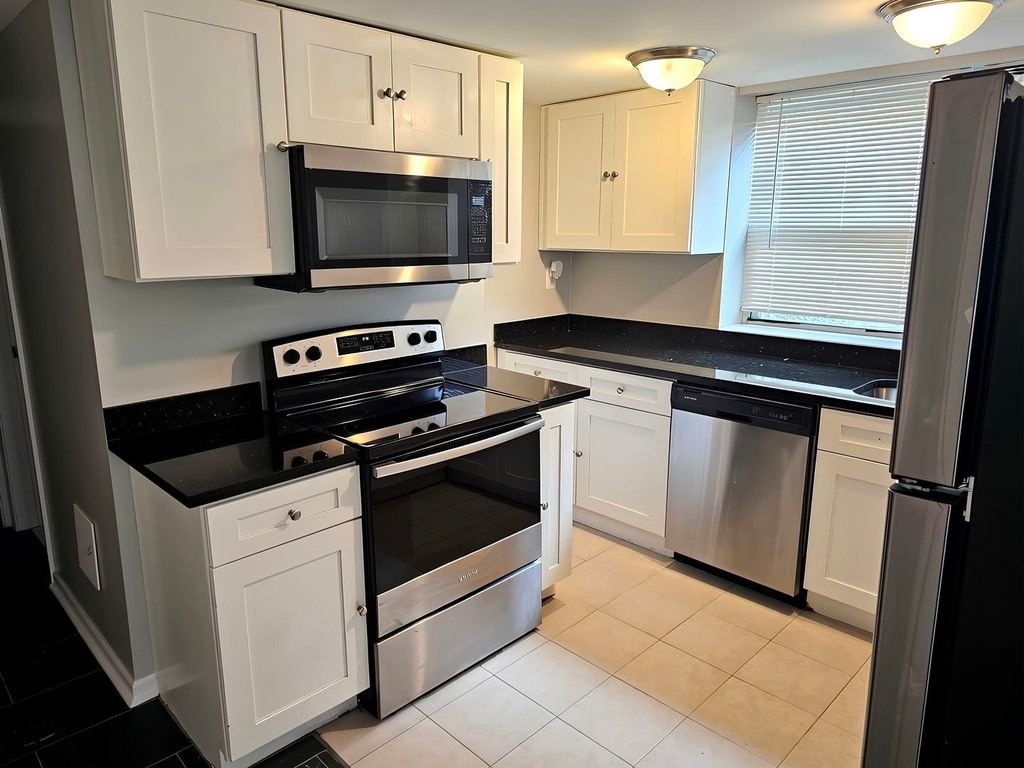 3014 Harlem Avenue - Photo 5