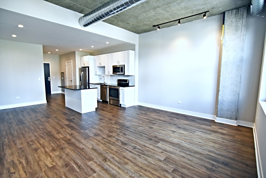 3833 N Broadway Street - Photo 1