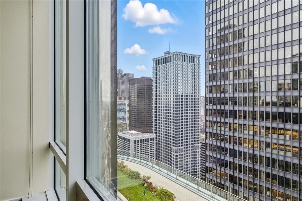 401 N Wabash Avenue - Photo 11