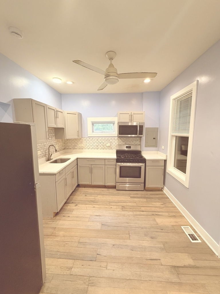 6508 S Carpenter Street - Photo 7