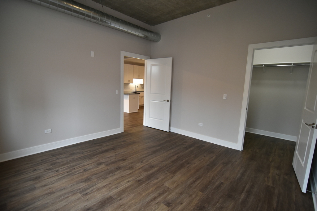 3833 N Broadway Street - Photo 1