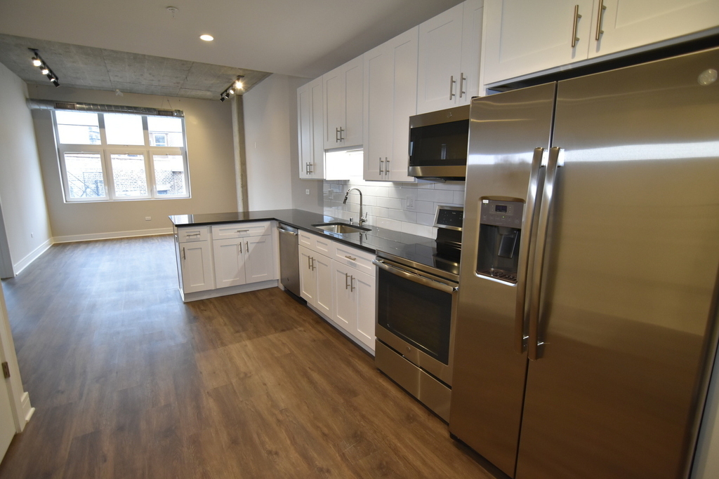 3833 N Broadway Street - Photo 4