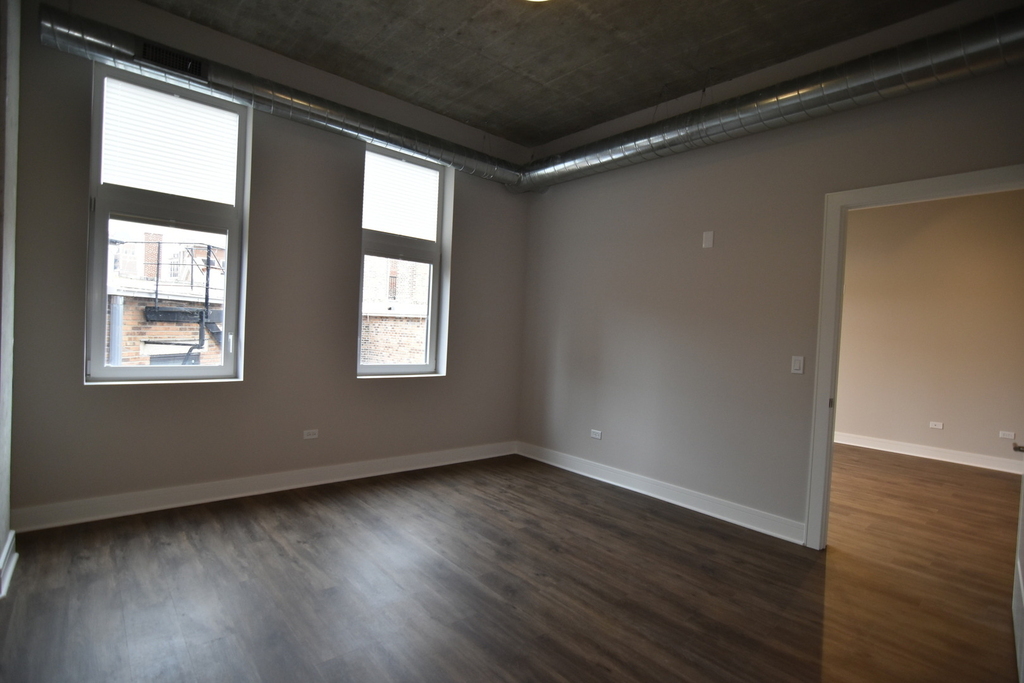 3833 N Broadway Street - Photo 11