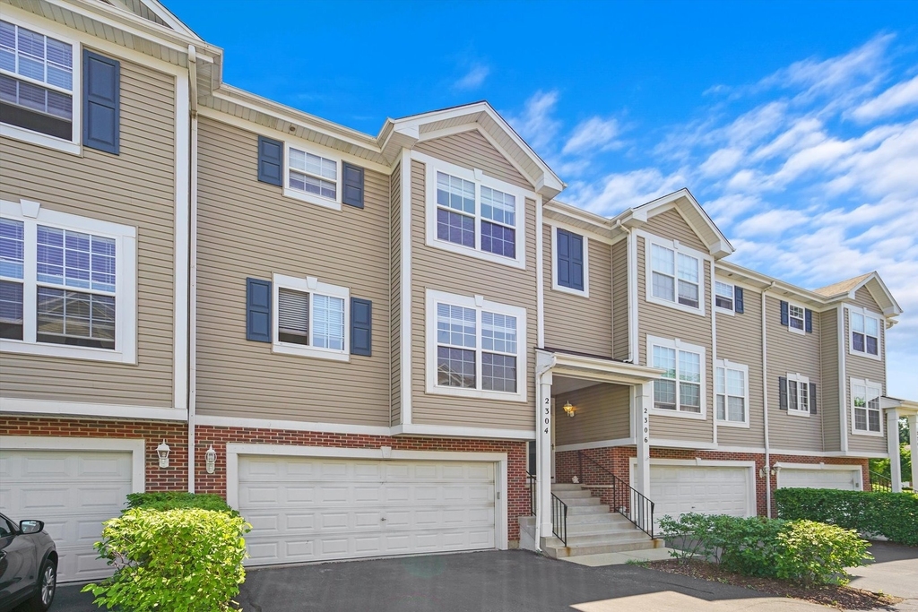 2304 Hudson Circle - Photo 2