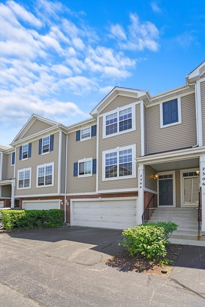 2304 Hudson Circle - Photo 4