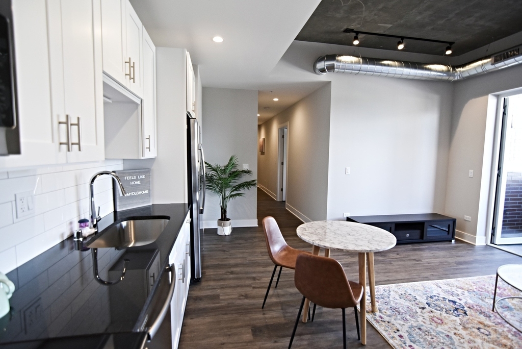 3833 N Broadway Street - Photo 1