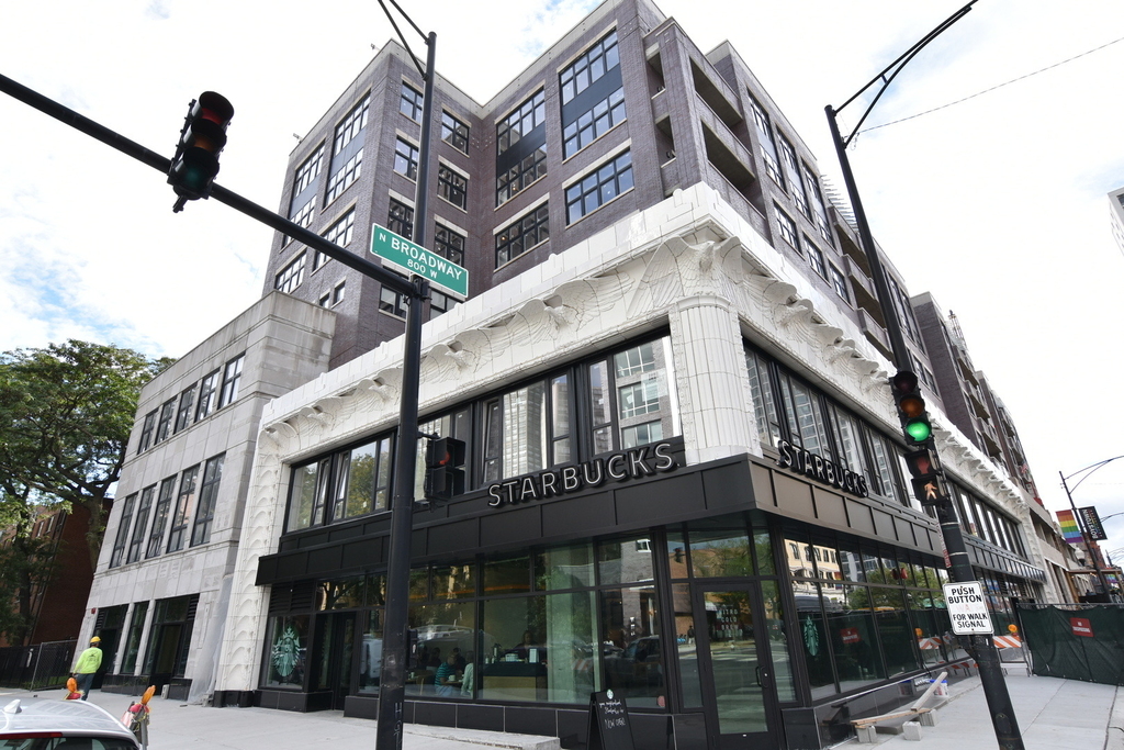 3833 N Broadway Street - Photo 0