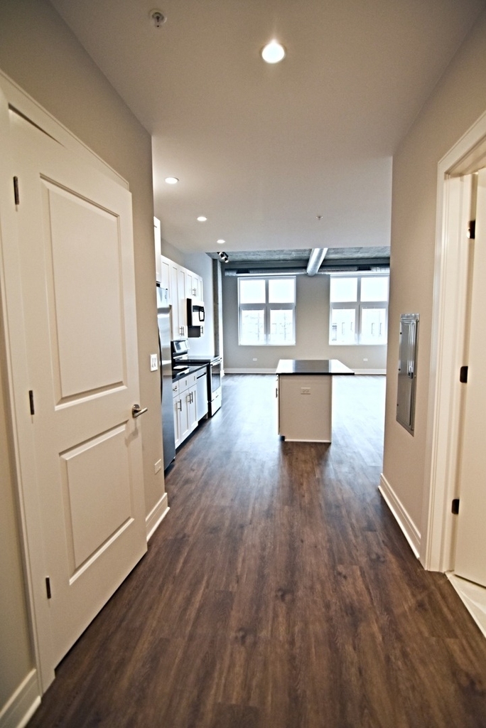 3833 N Broadway Street - Photo 2