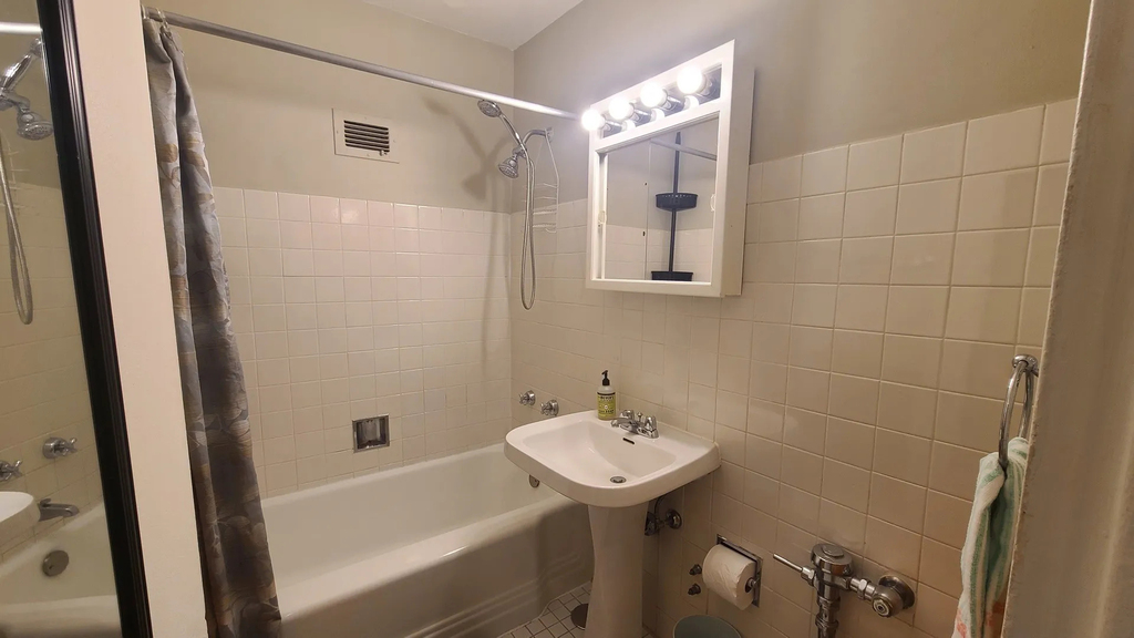 4970 N Marine Drive - Photo 5