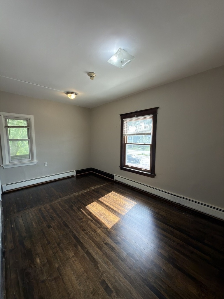 319 Chicago Avenue - Photo 12